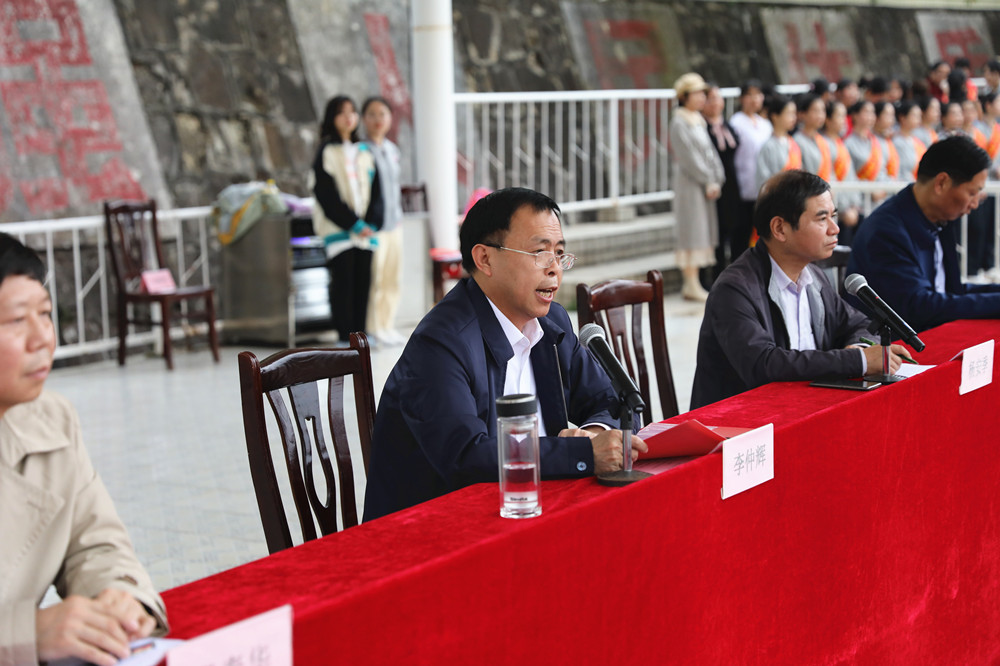 买球赛的app官网举行2021年春季开学典礼