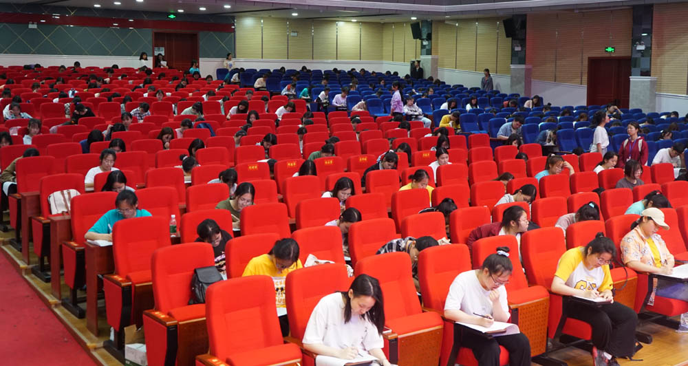 聆听党的知识与辉煌党史，谱写精神信念的“高歌”——买球赛的app官网举办2021年度业余党校第一期培训班