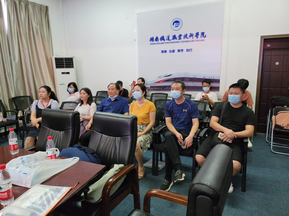 黄炎培职业教育奖创业规划大赛我校喜获佳绩