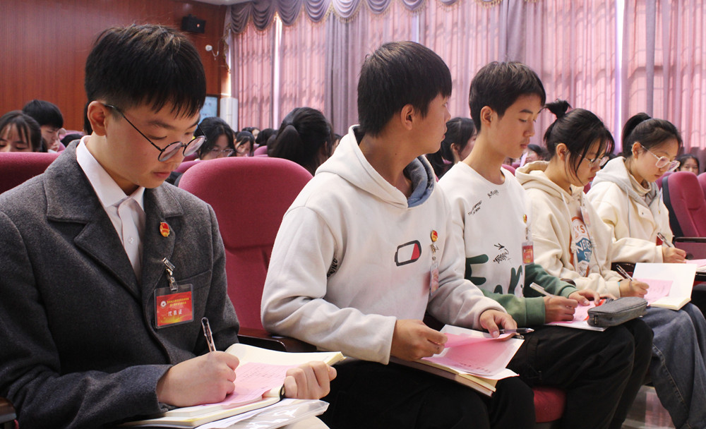 衡阳幼高专召开第一次学生代表大会