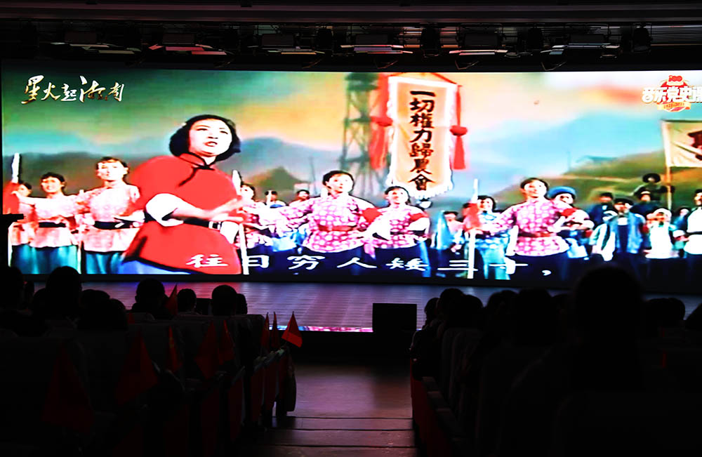 追寻历史印记,感悟红色精神 ——衡阳幼高专开展优秀青年干部学习活动 追寻历史印记,感悟红色精神 ——衡阳幼高专开展优秀青年干部学习活动