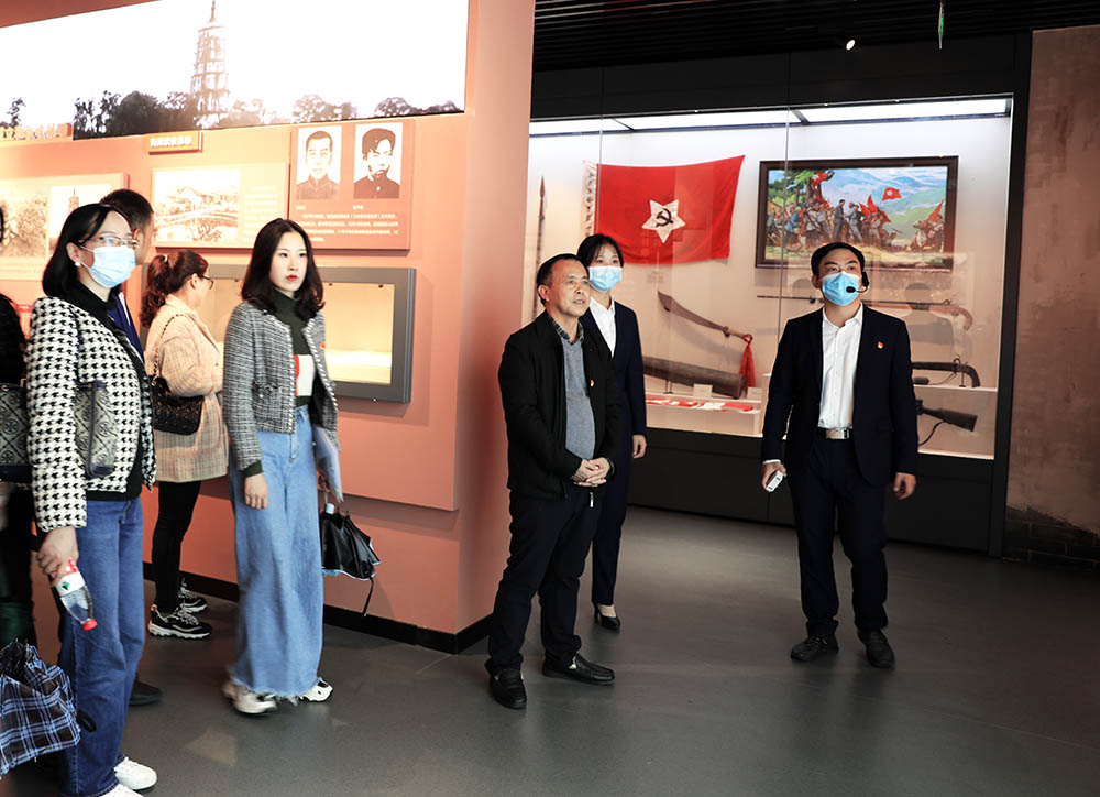 追寻历史印记,感悟红色精神 ——衡阳幼高专开展优秀青年干部学习活动 追寻历史印记,感悟红色精神 ——衡阳幼高专开展优秀青年干部学习活动