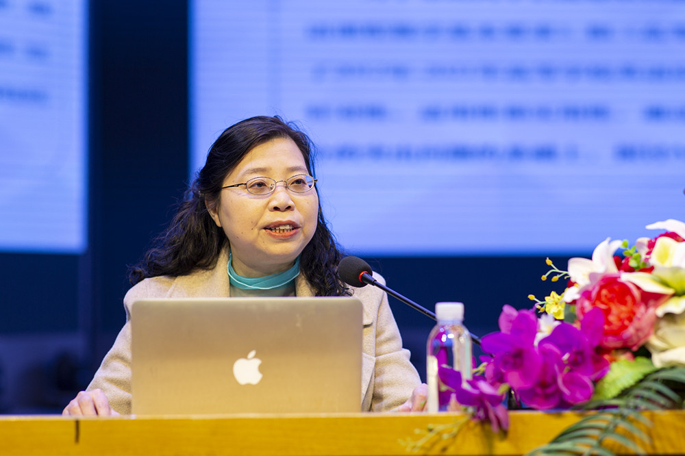 买球赛的app官网举行首次大学英语应用能力考试 考前辅导讲座