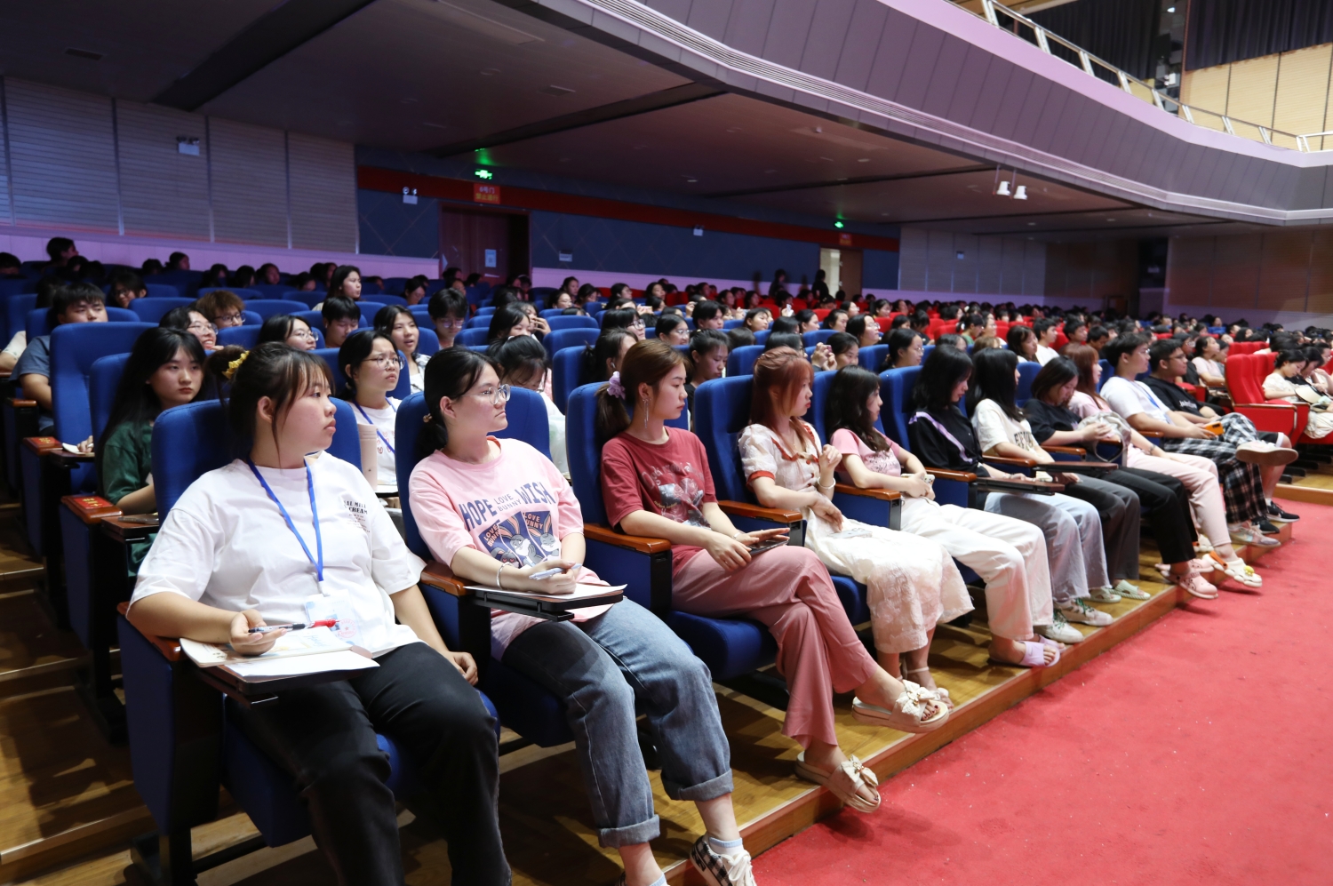 与名师对话|数信系举办教师专业成长专题讲座 与名师对话|数信系举办教师专业成长专题讲座